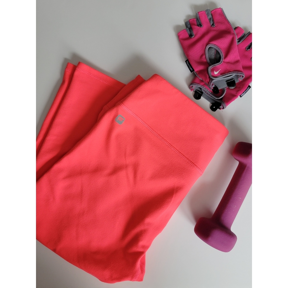 Fabletics Solar Crop Leggings